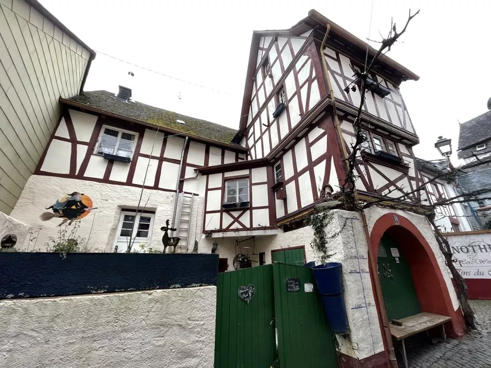 Immobilienangebot - Briedel - Alle - Eine nicht alltägliche Immobilie - Historisches Rathaus mit viel Flair