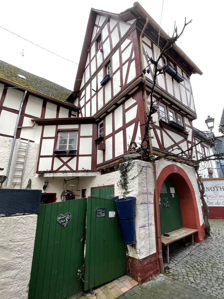 Immobilienangebot - Briedel - Alle - Eine nicht alltägliche Immobilie - Historisches Rathaus mit viel Flair
