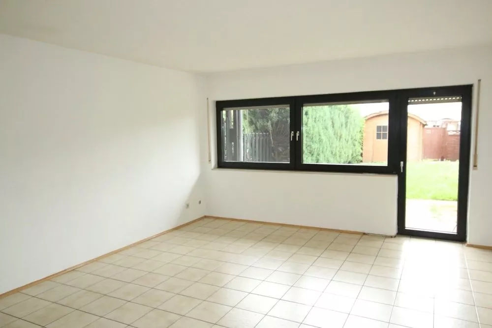 Immobilienangebot - Kaiserslautern - Alle - INNERHALB VON NUR 14 TAGEN VERKAUFT - Reihenmittelhaus in moderner Split-Level-Bauweise mit Garage.