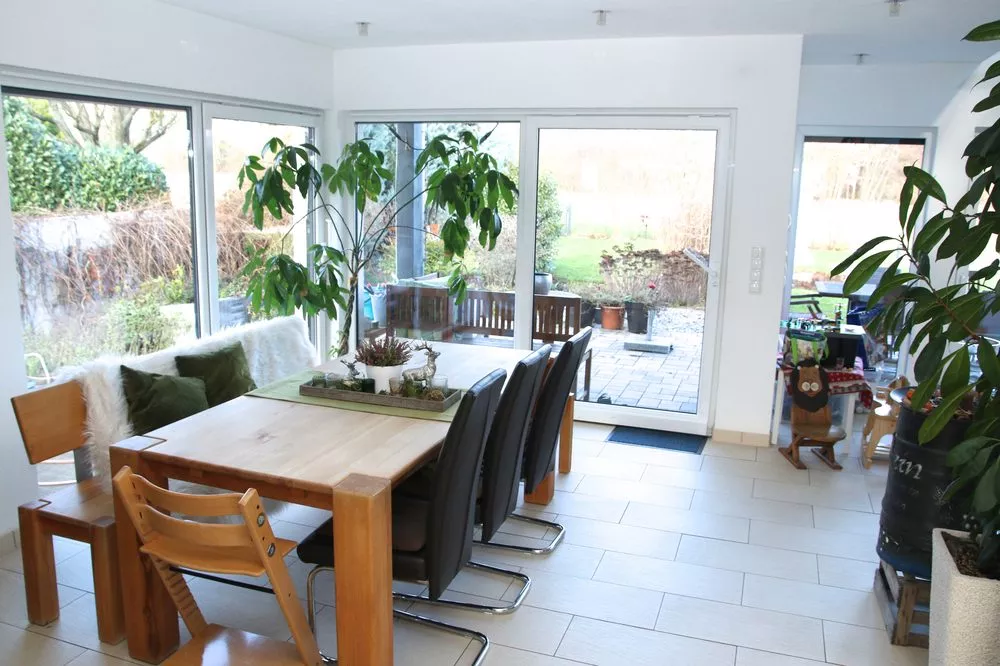 Immobilienangebot - Neustadt an der Weinstraße / Lachen - Alle - Neuwertiges Einfamilienhaus mit großzügigem Grundstück und Blick ins Grüne.