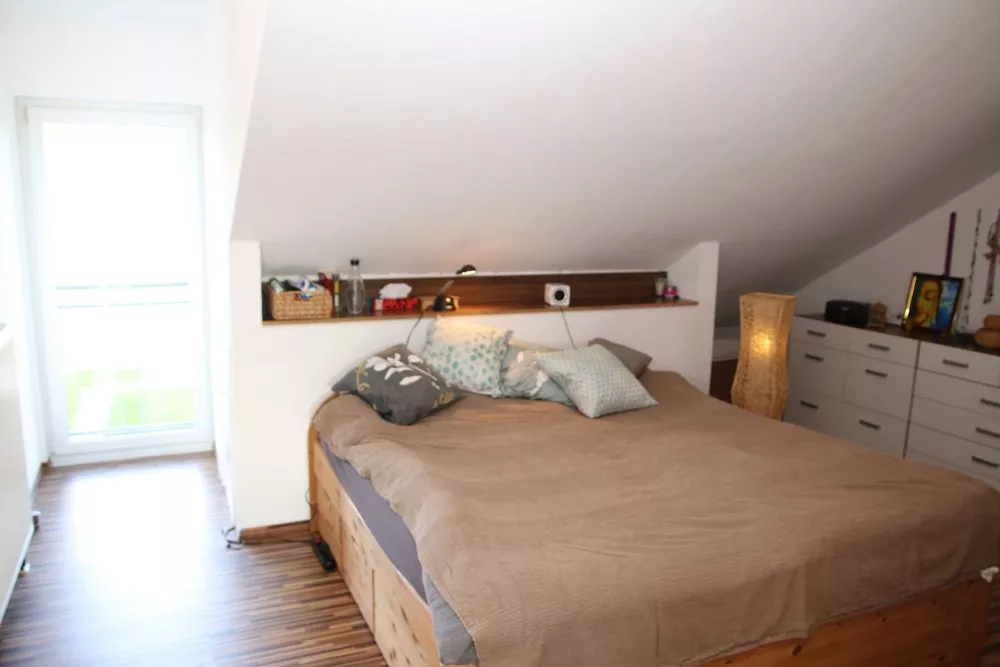 Immobilienangebot - Neustadt an der Weinstraße / Lachen - Alle - Neuwertiges Einfamilienhaus mit großzügigem Grundstück und Blick ins Grüne.