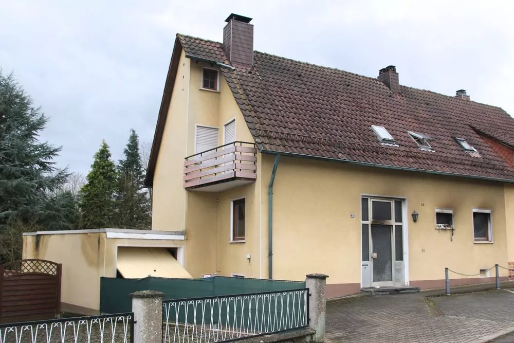 Immobilienangebot - Enkenbach-Alsenborn - Alle - Sanierungsbedürftiges Einfamilienhaus mit Garage und Garten