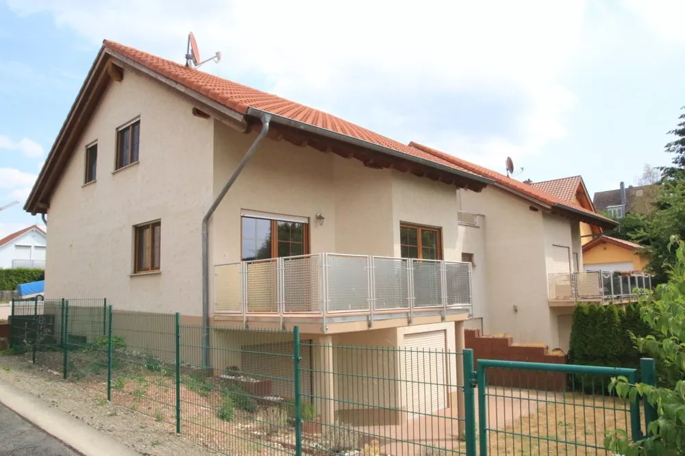 Immobilienangebot - Otterbach - Alle - Große Doppelhaushälfte mit Carprt, Garage, Garten und zwei Balkonen