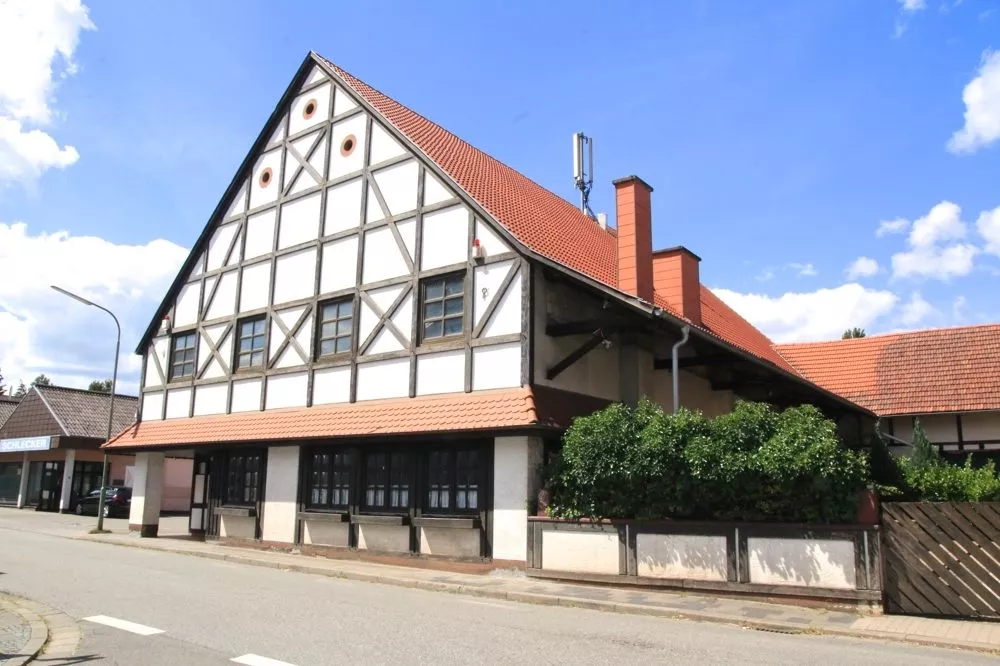 Immobilienangebot - Kaiserslautern / Erfenbach - Alle - Alles auf einem Grundstück - Sandsteinhaus, Gaststätte mit Tagungsraum und Scheunen mit schönem Hof