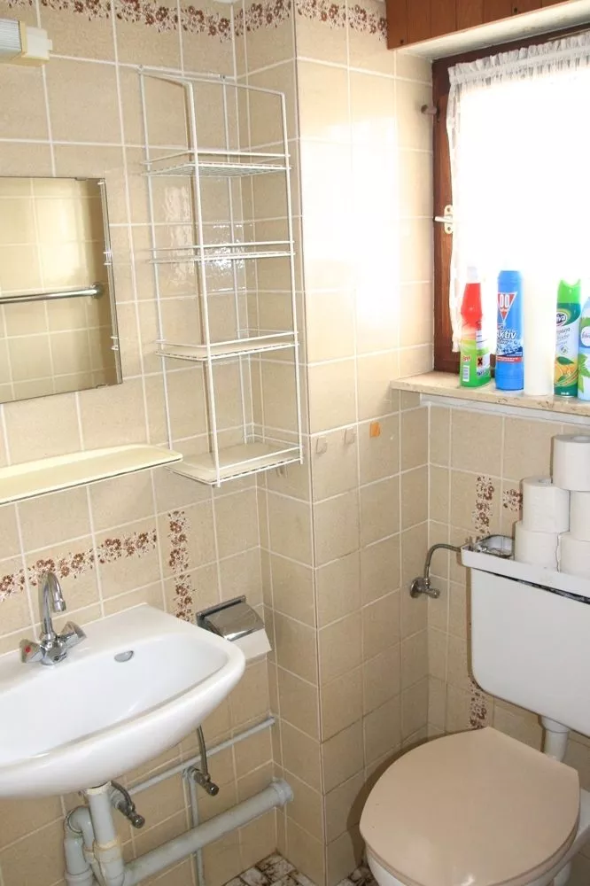 Immobilienangebot - Eppelsheim - Alle - Renovierungsbedürftige Doppelhaushalte mit Garage und Garten in gewachsenem Wohngebiet