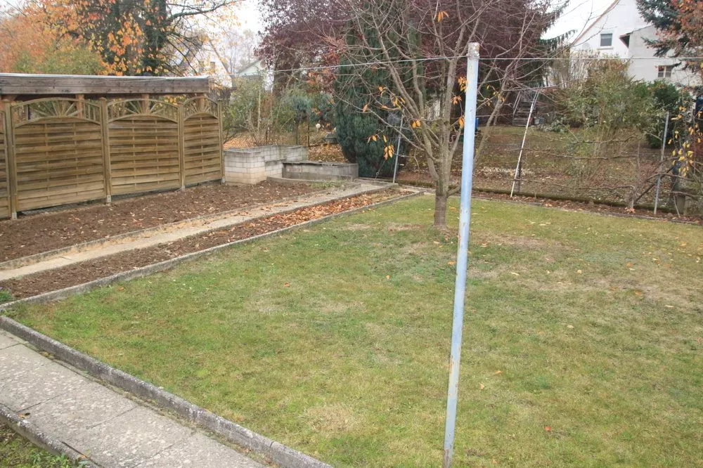 Immobilienangebot - Eppelsheim - Alle - Renovierungsbedürftige Doppelhaushalte mit Garage und Garten in gewachsenem Wohngebiet