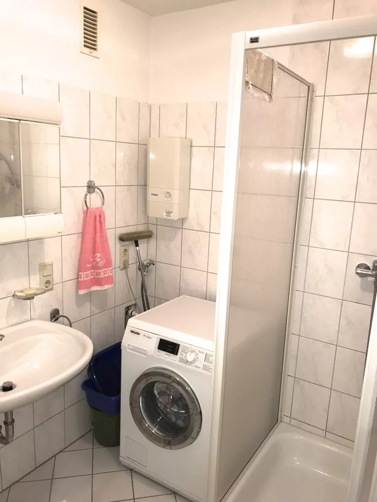 Duschbad Immobilienangebot - Kaiserslautern - Alle - Nur ein Steinwurf vom Volkspark entfernt - schöne 4-Zimmerwohnung in gepflegter Wohnanlage