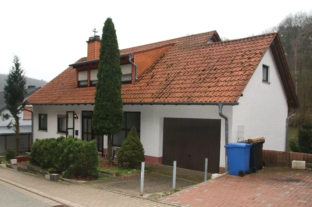 Immobilienangebot - Hettenhausen - Alle - Wenn es etwas mehr sein darf - Preiswertes Haus mit überschaubarem Renovierungsaufwand