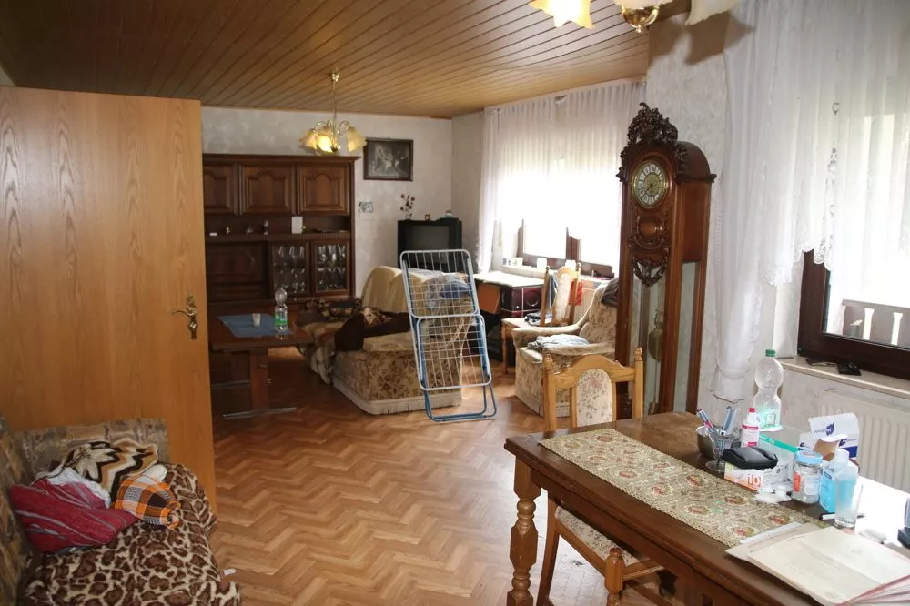 Immobilienangebot - Hettenhausen - Alle - Wenn es etwas mehr sein darf - Preiswertes Haus mit überschaubarem Renovierungsaufwand