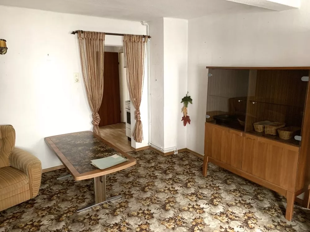 Immobilienangebot - Queidersbach - Alle - Eigenheim mit weitläufigem Grundstück und überschaubarem Renovierungsaufwand