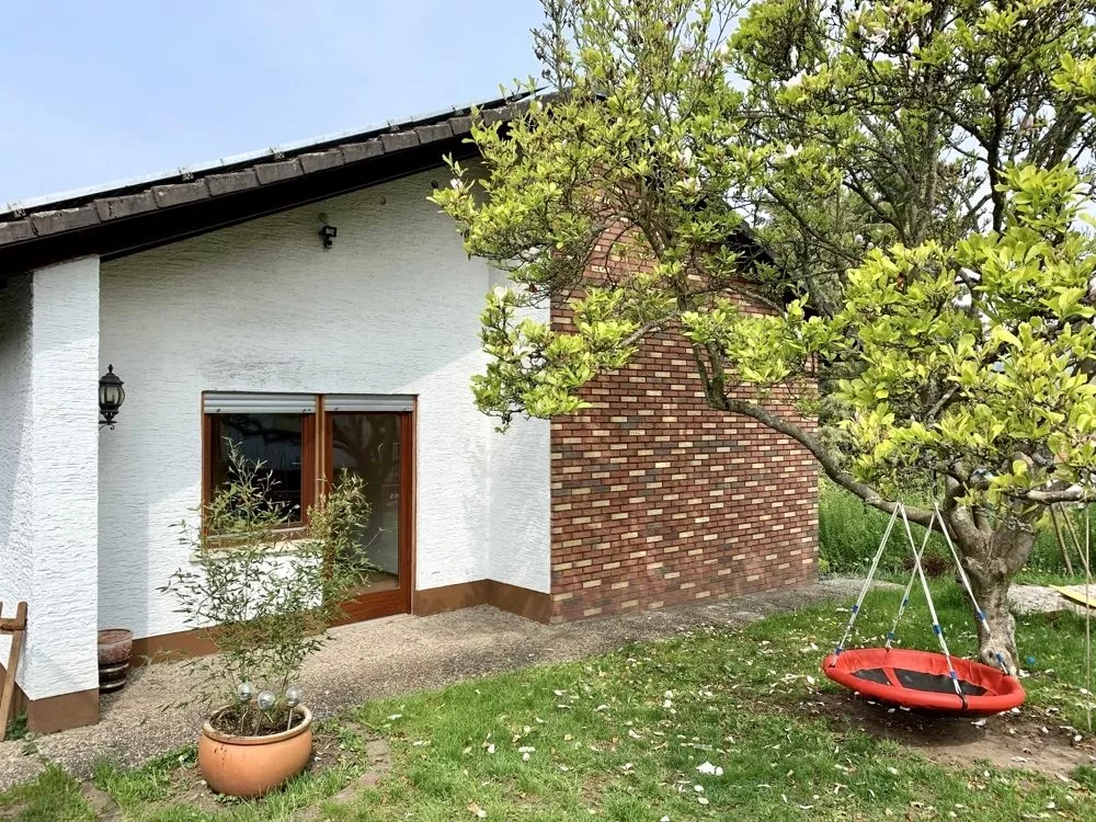 Immobilienangebot - Winnweiler - Alle - Großzügig aufgeteilter Bungalow mit Garage und schönem Grundstück