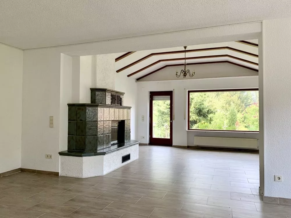 Immobilienangebot - Winnweiler - Alle - Großzügig aufgeteilter Bungalow mit Garage und schönem Grundstück