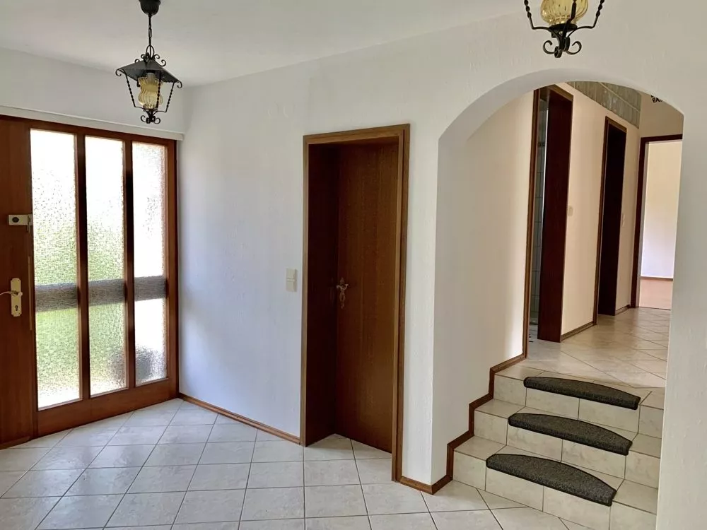 Immobilienangebot - Winnweiler - Alle - Großzügig aufgeteilter Bungalow mit Garage und schönem Grundstück