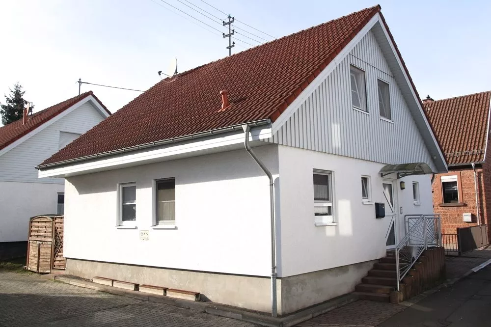 Immobilienangebot - Mehlingen - Alle - Eine echte Alternative zur Eigentumswohnung - Neuwertiges Haus mit Garage und kleiner Terrasse