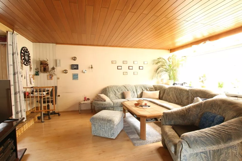 Immobilienangebot - Kaiserslautern - Alle - Ein tolles Angebot - Einfamilienhaus mit großem Grundstück, Garage und guter Verkehrsanbindung