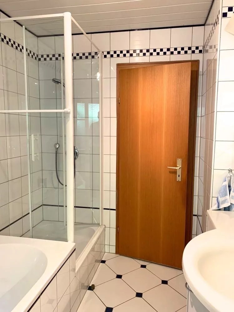 Immobilienangebot - Imsbach - Alle - Einfamilienhaus mit Einliegerwohnung, Garage und großem Garten