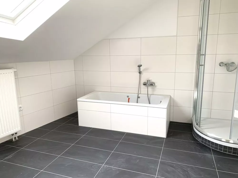 Immobilienangebot - Bolanden - Alle - Renoviertes Einfamilienhaus mit Dachterrasse und kleinem Hof - virtuelle Besichtigung möglich