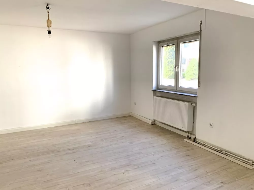 Immobilienangebot - Bolanden - Alle - Renoviertes Einfamilienhaus mit Dachterrasse und kleinem Hof - virtuelle Besichtigung möglich