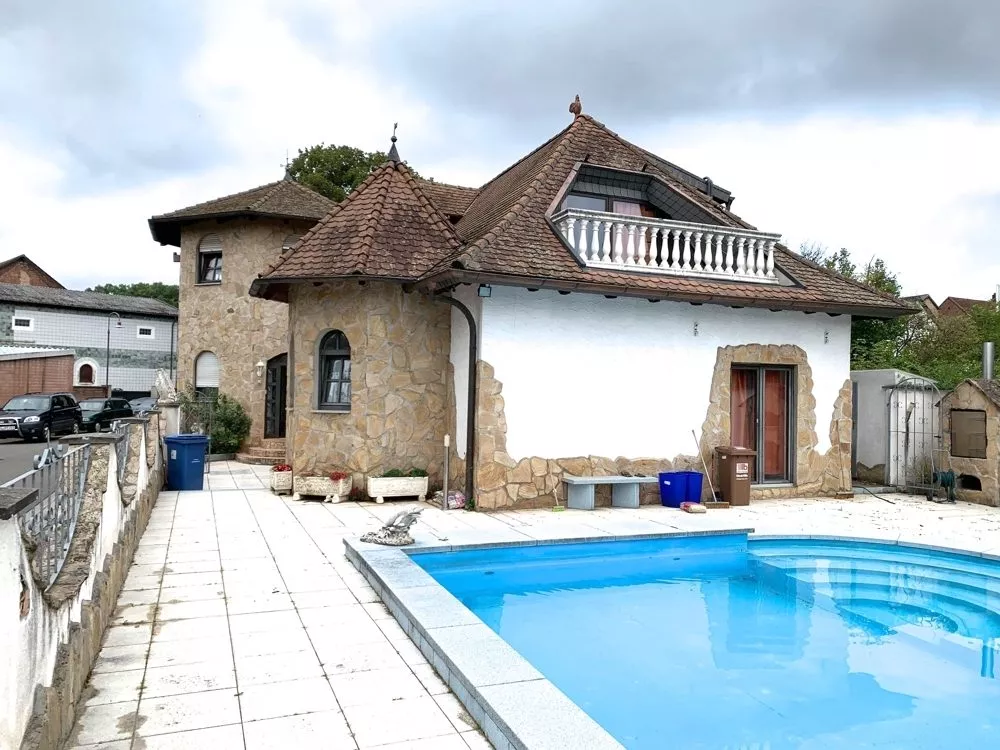 Immobilienangebot - Rodenbach - Alle - Alles außer gewöhnlich - Mediterrane Villa mit Swimmingpool