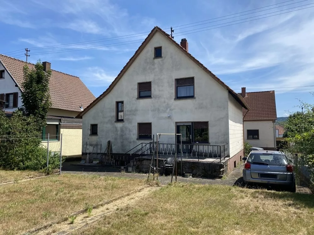Immobilienangebot - Hütschenhausen - Alle - Sanierungsbedürftiges Einfamilienhaus in ruhiger Lage von Hütschenhausen