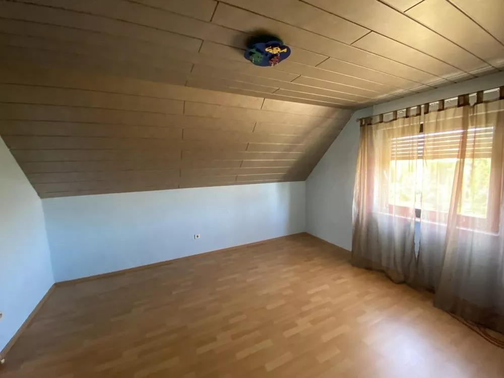 Immobilienangebot - Hütschenhausen - Alle - Sanierungsbedürftiges Einfamilienhaus in ruhiger Lage von Hütschenhausen