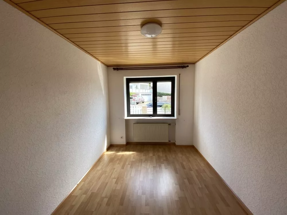 Immobilienangebot - Enkenbach-Alsenborn - Alle - Mehr Doppelhaushälfte als Eigentumswohnung - 4-Zimmer-Wohnung mit Balkon und eigenem großen Garten
