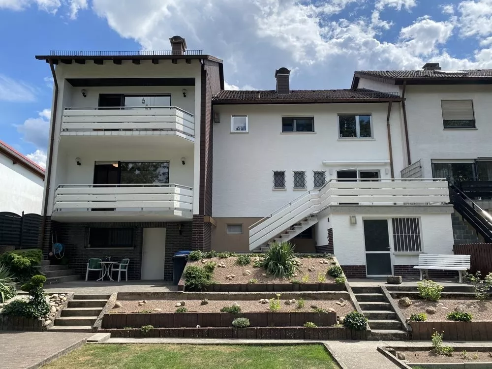 Immobilienangebot - Enkenbach-Alsenborn - Alle - Mehr Doppelhaushälfte als Eigentumswohnung - 4-Zimmer-Wohnung mit Balkon und eigenem großen Garten