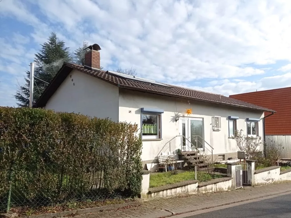 Immobilienangebot - Bubenheim - Alle - VERKAUFT - Bungalow mit sehr großem Grundstück in Bubenheim