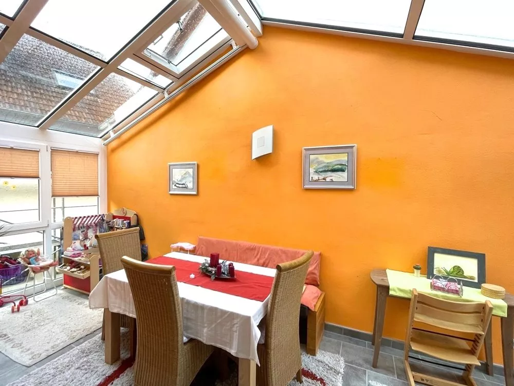 Immobilienangebot - Eßweiler - Alle - Keine Lust auf Gartenarbeit? Sehr gepflegtes Einfamilienhaus mit Wintergarten auf kleinem Grundstück