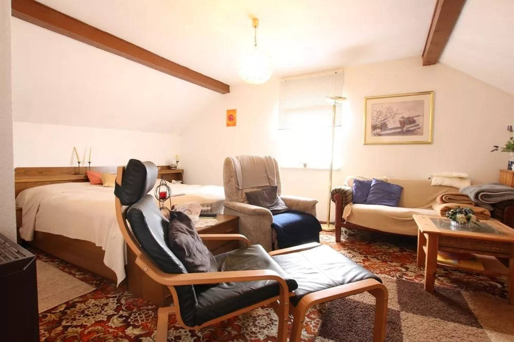 Immobilienangebot - Ramstein-Miesenbach - Alle - Gepflegtes Zweifamilienhaus mit 3 Garagen in ruhiger Seitenstraße