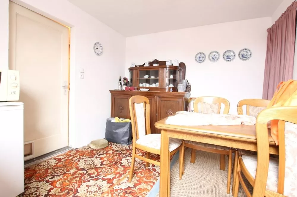 Immobilienangebot - Ramstein-Miesenbach - Alle - Gepflegtes Zweifamilienhaus mit 3 Garagen in ruhiger Seitenstraße