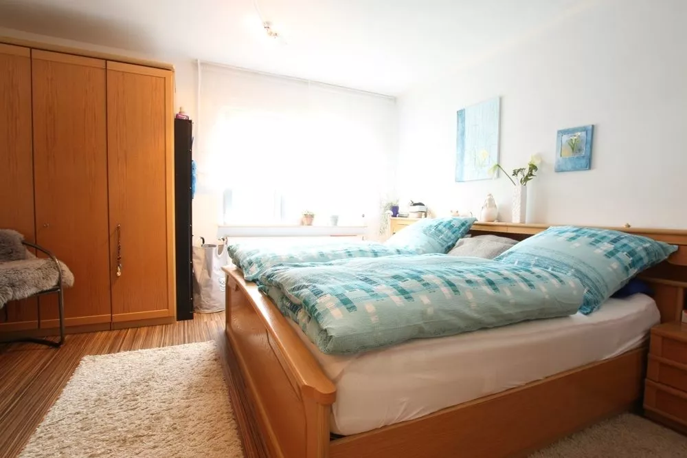 Immobilienangebot - Ramstein-Miesenbach - Alle - Gepflegtes Zweifamilienhaus mit 3 Garagen in ruhiger Seitenstraße