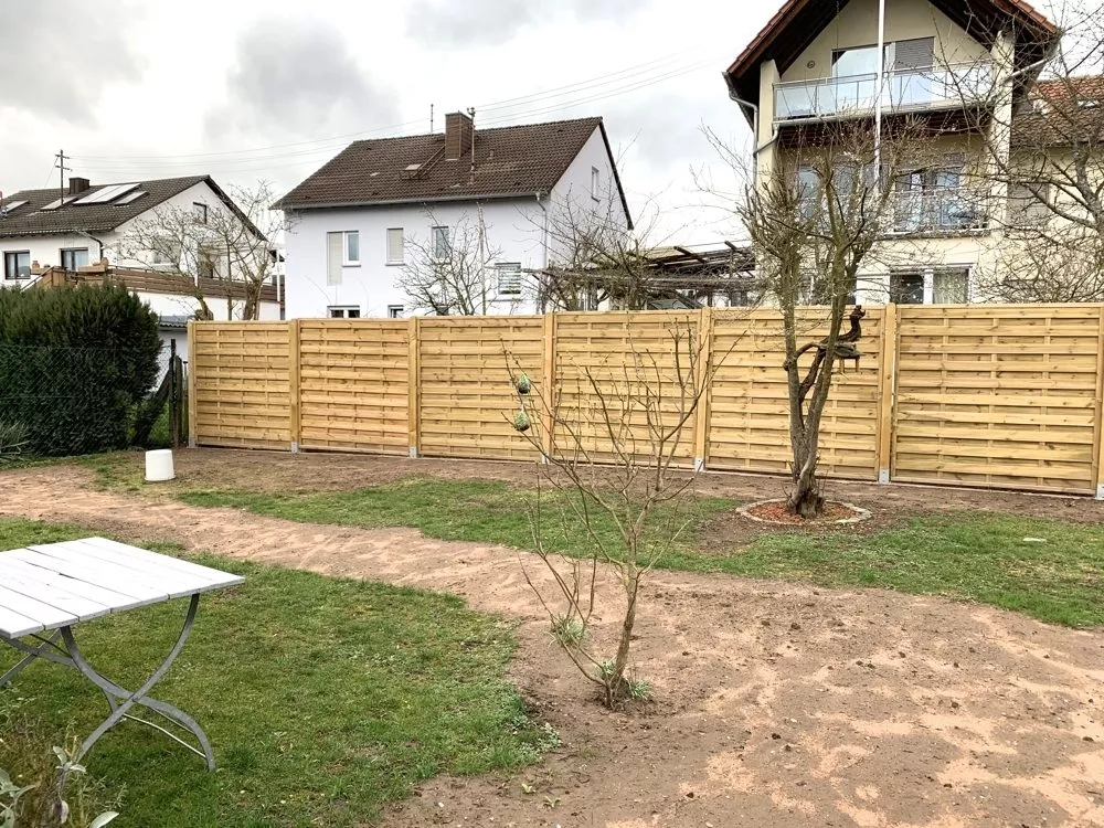Immobilienangebot - Ramstein-Miesenbach - Alle - Gepflegtes Zweifamilienhaus mit 3 Garagen in ruhiger Seitenstraße
