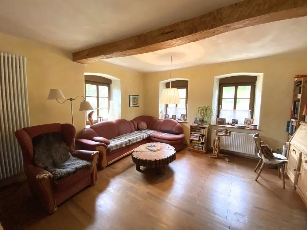 Immobilienangebot - Niederkirchen - Alle - Baubiologisch saniert - Ehemaliges Bauernhaus mit Scheune, großem Garten sowie viel Ausbaupotential