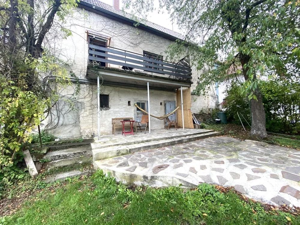 Immobilienangebot - Niederkirchen - Alle - Baubiologisch saniert - Ehemaliges Bauernhaus mit Scheune, großem Garten sowie viel Ausbaupotential