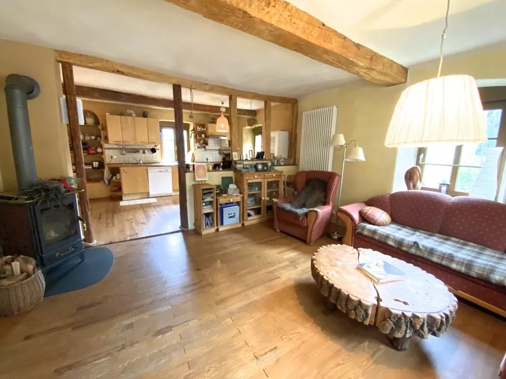 Immobilienangebot - Niederkirchen - Alle - Baubiologisch saniert - Ehemaliges Bauernhaus mit Scheune, großem Garten sowie viel Ausbaupotential