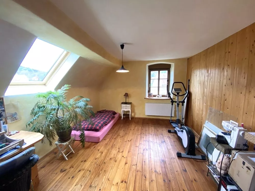 Immobilienangebot - Niederkirchen - Alle - Baubiologisch saniert - Ehemaliges Bauernhaus mit Scheune, großem Garten sowie viel Ausbaupotential