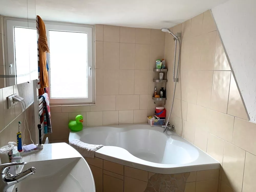 Immobilienangebot - Alsheim - Alle - VERKAUFT - Saniertes, ehemaliges Bauernhaus mit Scheune und Ausbaureserve