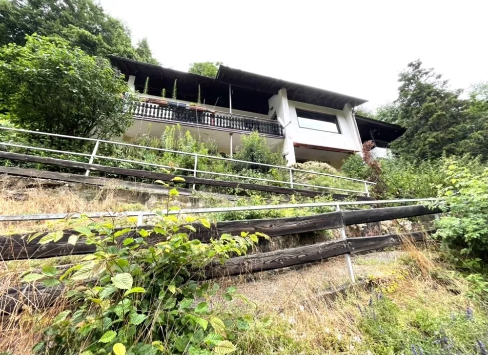 Immobilienangebot - Frankenstein - Alle - 360°-Rundgang, unser Service für Sie - Sanierungsbedürftiges Einfamilienhaus mit schönem Fernblick