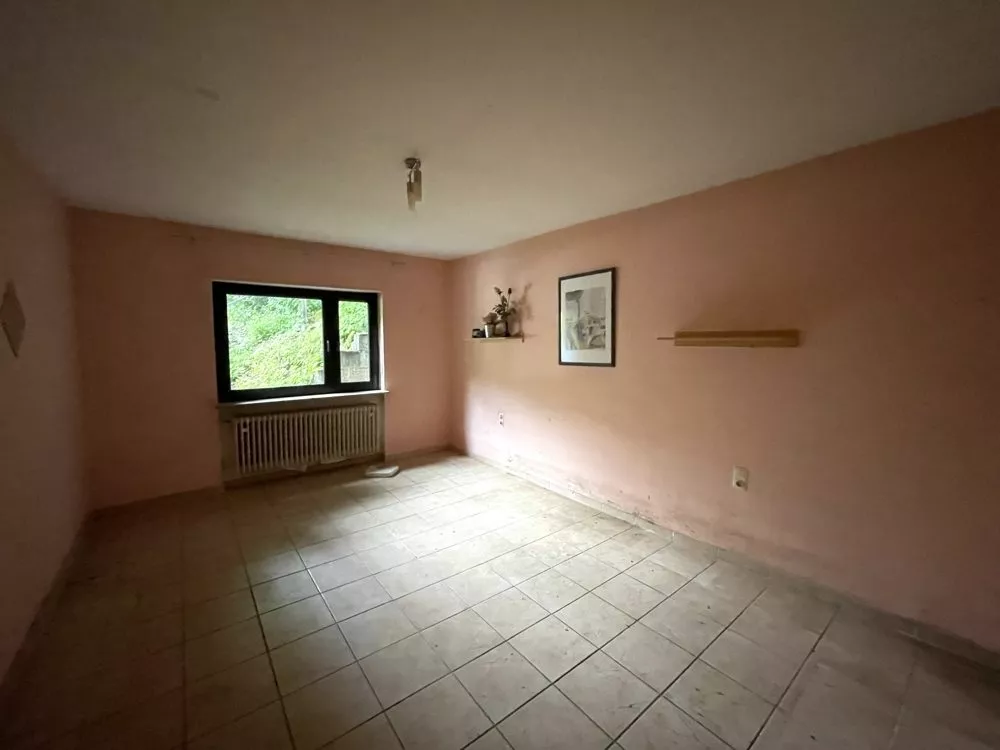 Immobilienangebot - Frankenstein - Alle - 360°-Rundgang, unser Service für Sie - Sanierungsbedürftiges Einfamilienhaus mit schönem Fernblick