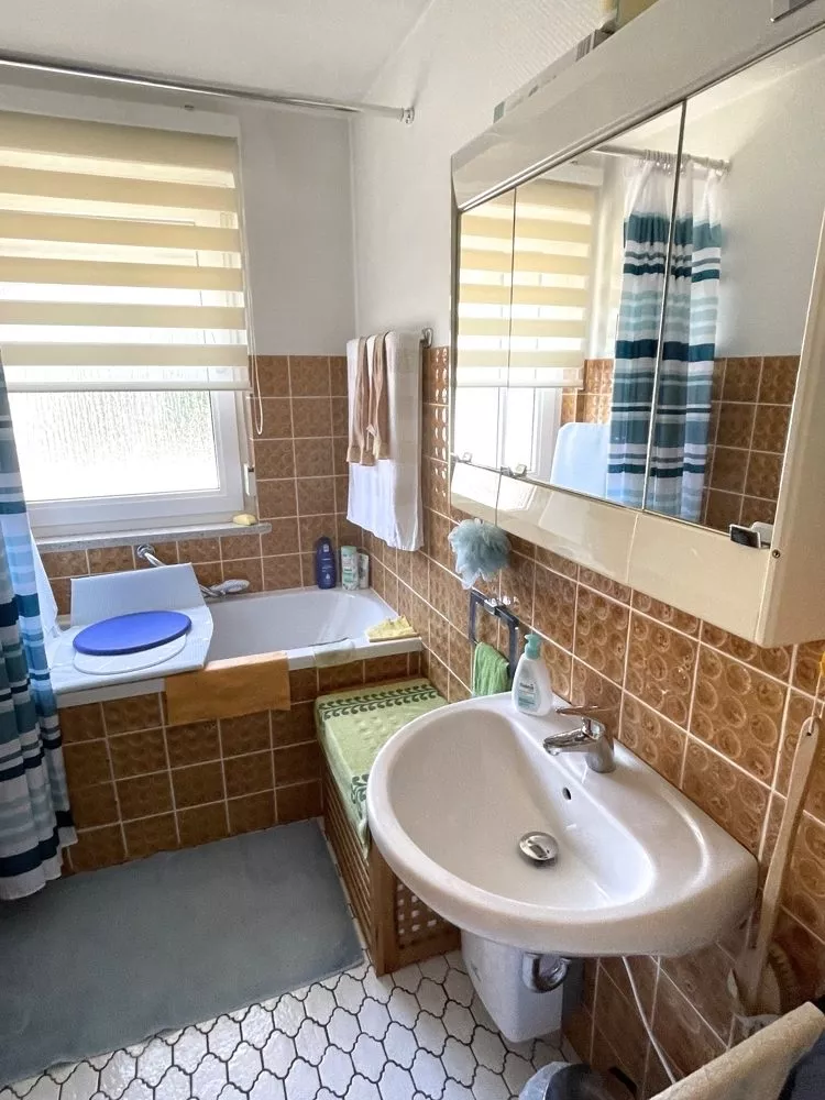Immobilienangebot - Heiligenmoschel - Alle - 360°-Rundgang, unser Service für Sie - Bezahlbares Einfamilienhaus mit Carport