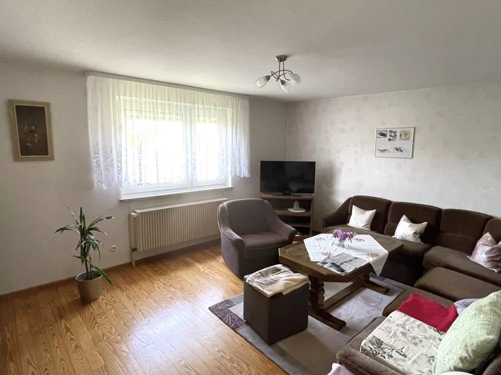 Immobilienangebot - Heiligenmoschel - Alle - 360°-Rundgang, unser Service für Sie - Bezahlbares Einfamilienhaus mit Carport