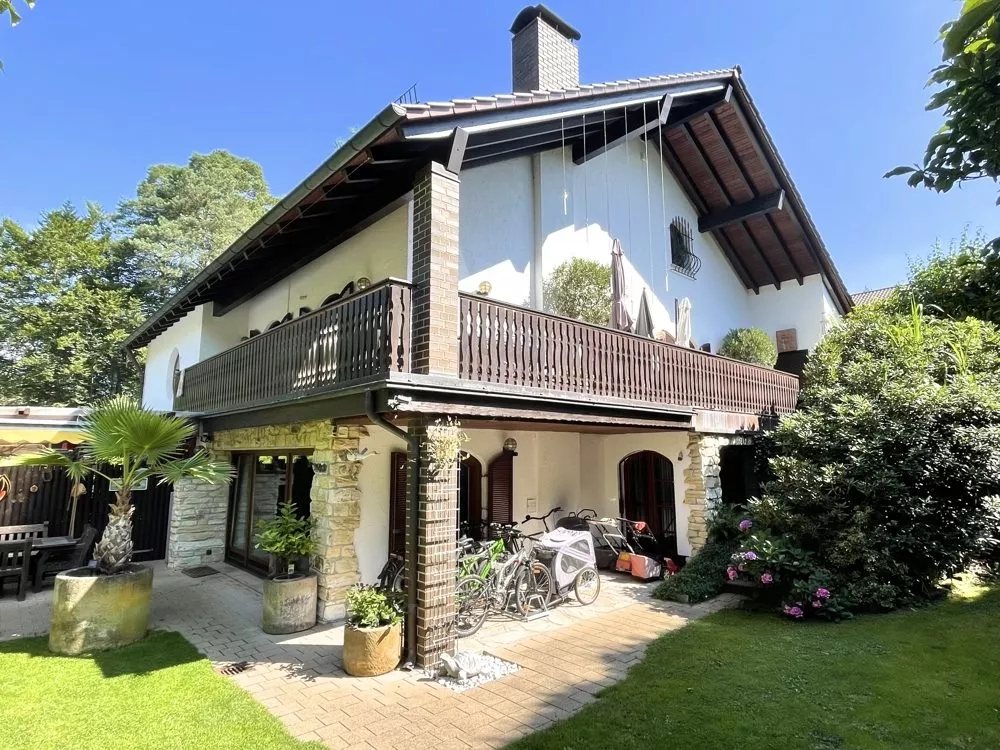 Immobilienangebot - Kaiserslautern - Alle - Villa im alpendländlichen Chaletstil mit uneinsehbarem Eigentumsgrundstück
