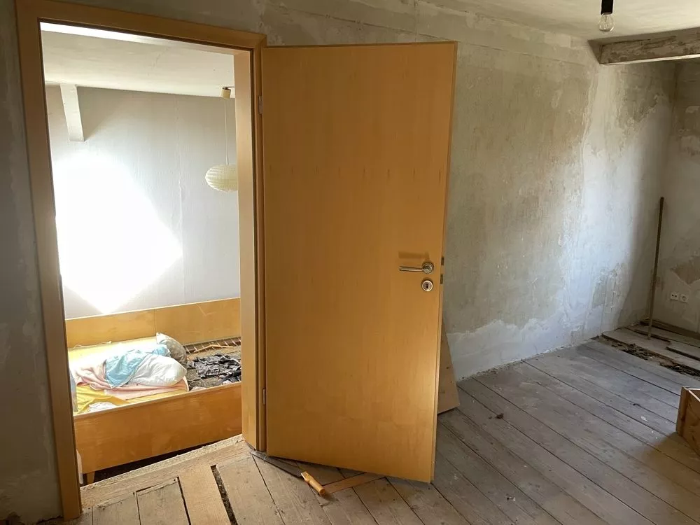 Immobilienangebot - Siebeldingen - Alle - Unser Service für Sie, 360°-Rundgang zur virtuellen Besichtigung - Sanierungsbedürtiges Haus mit Hof