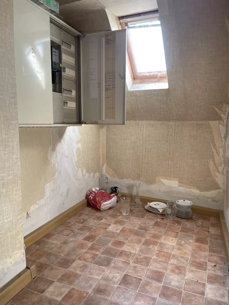 Immobilienangebot - Siebeldingen - Alle - Unser Service für Sie, 360°-Rundgang zur virtuellen Besichtigung - Sanierungsbedürtiges Haus mit Hof