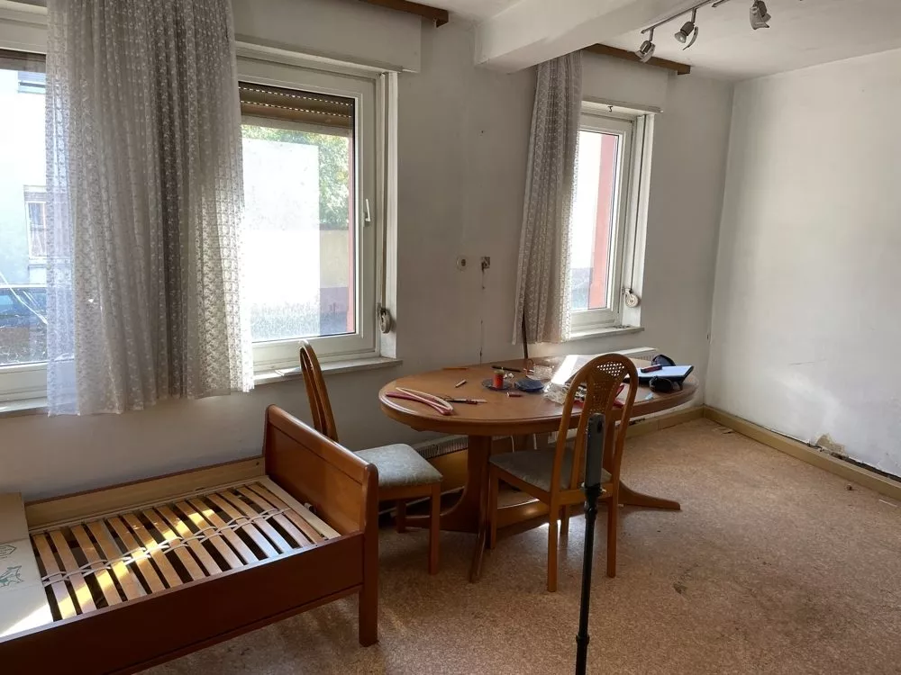 Immobilienangebot - Siebeldingen - Alle - Unser Service für Sie, 360°-Rundgang zur virtuellen Besichtigung - Sanierungsbedürtiges Haus mit Hof