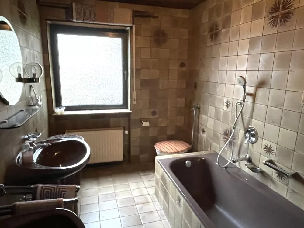 Immobilienangebot - Eßweiler - Alle - 360°-Rundgang, unser Service für Sie - Bungalow mit 2 Hektar Land