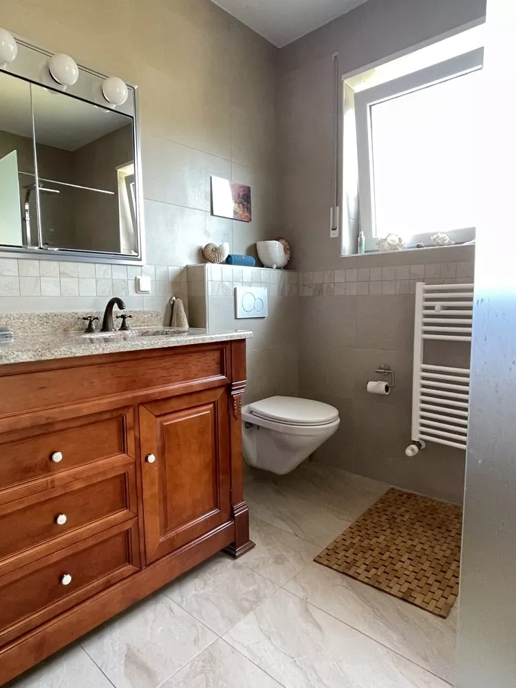 Immobilienangebot - Kindsbach - Alle - 360°-Rundgang, unser Service für Sie - Bungalow mit Einliegerwohnung auf weitläufigem Grundstück