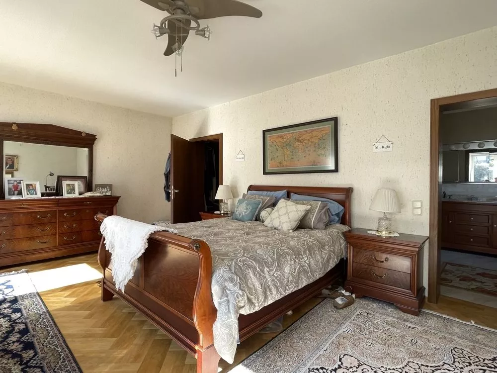 Immobilienangebot - Kindsbach - Alle - 360°-Rundgang, unser Service für Sie - Bungalow mit Einliegerwohnung auf weitläufigem Grundstück