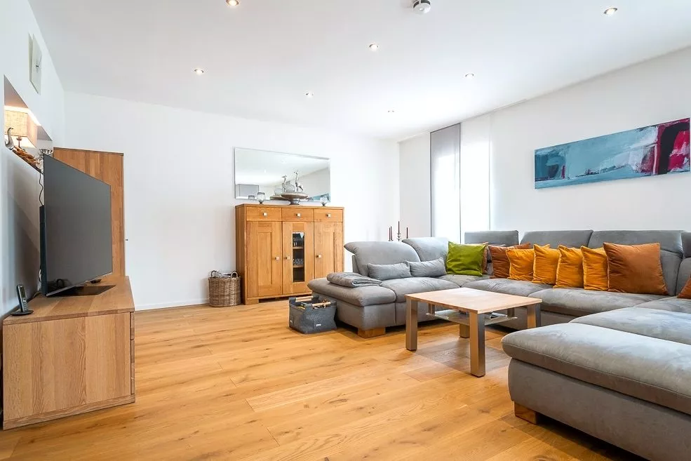 Immobilienangebot - Neunkirchen - Alle - Dolce Vita an der Blies - Toskanischer Winkelbungalow mit exklusiver Ausstattung